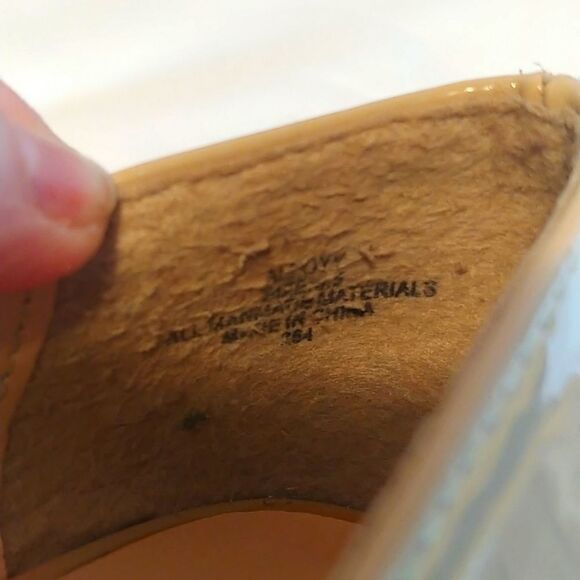 Madden Girl. Beautiful taupe heels. Size 6.5. Great Condition. - Picture 5 of 10